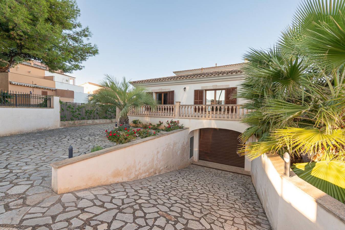 Villa Oasis con piscina a 2,5 km de la playa de Cala Morlanda in Sa Coma, San Lorenzo de Cardessar