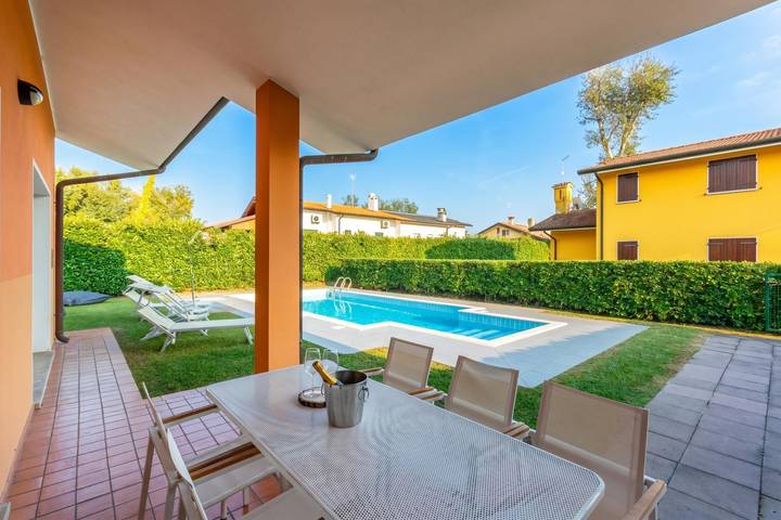 Ferienhaus für 6 Personen, mit Terrasse und Pool, kinderfreundlich