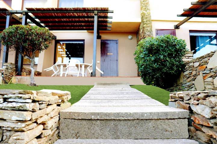 Appart’hôtel pour 4 personnes, avec Balcon et Terrasse ainsi que Jardin et Piscine à Stintino