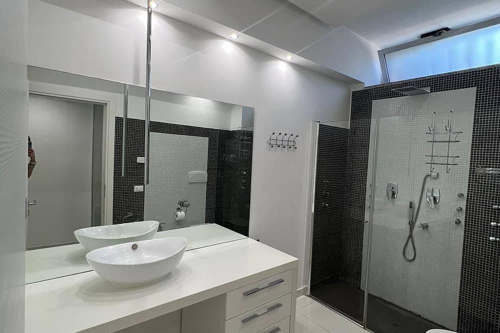 Ganze Wohnung, Elegant and very modern small apartment for couples including in-room pool! in Rossano Stazione, Rossano