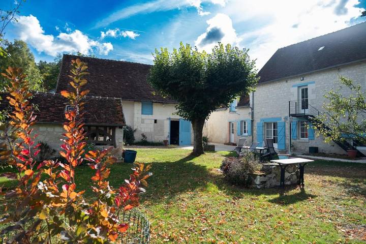 Chambre d’hôte pour 5 personnes, avec Terrasse ainsi que Jardin et Vue à Seigy