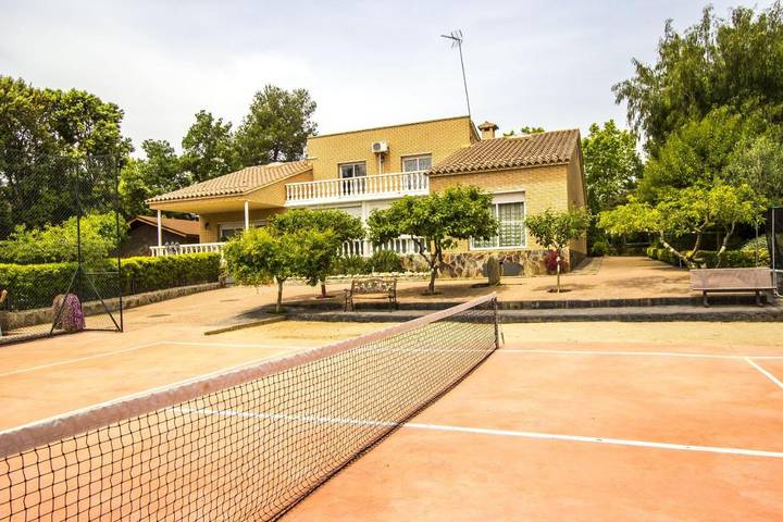 Casa rural para 9 personas, con Terraza además de Jardín y Piscina en Viladecaballs - 4