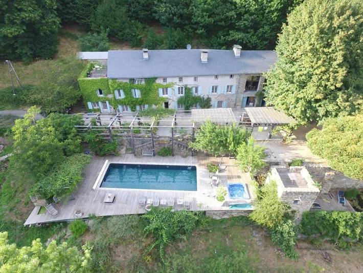 Location de vacances pour 4 personnes, avec sauna et piscine ainsi que jacuzzi et jardin à Castans - 2