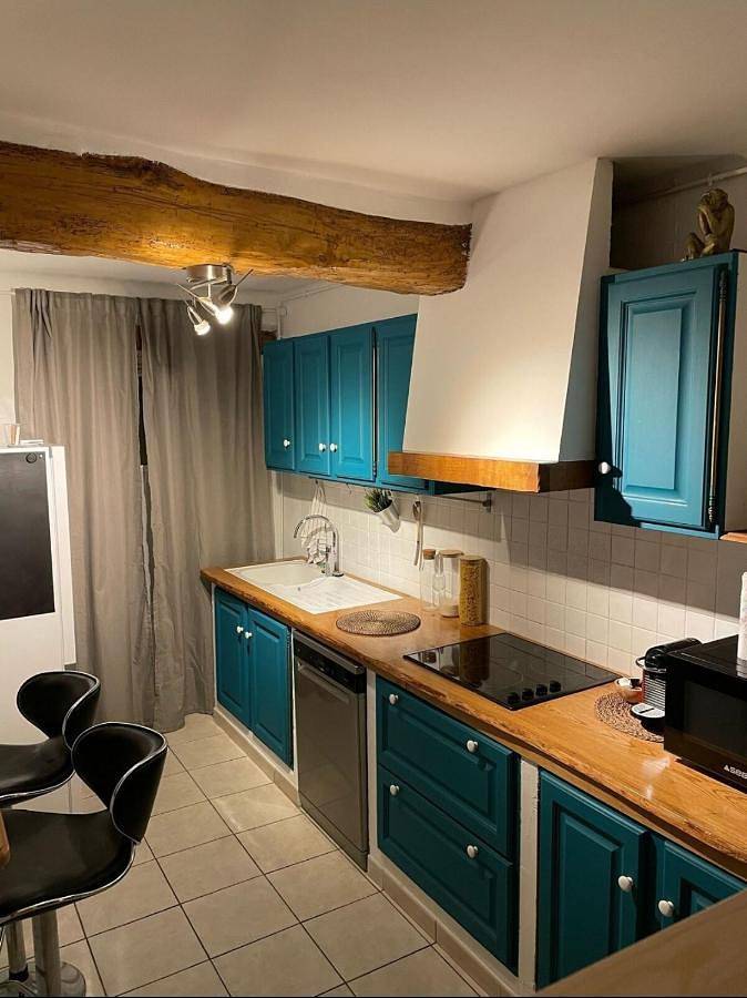 Appartement entier, Two-Bedroom Apartment in Cuers, Côte méditerranéenne (France)