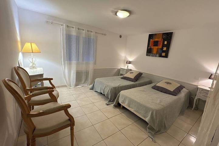 Gîte pour 4 personnes, avec terrasse et jardin à Riez - 4