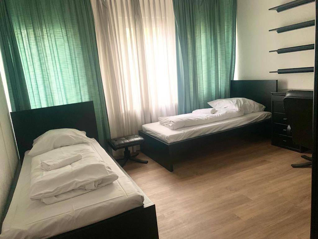 Cały apartament, Three-Bedroom Apartment in Frankfurt nad Menem, Hesja Południowa