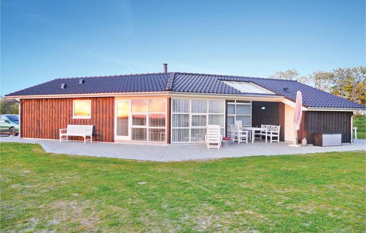 Ferienhaus für 8 Personen, mit Whirlpool und Terrasse sowie Sauna in Kollerup Strand