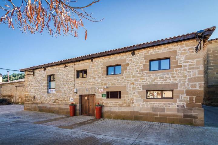 Hostal para 24 personas, con Terraza en Rioja Alta