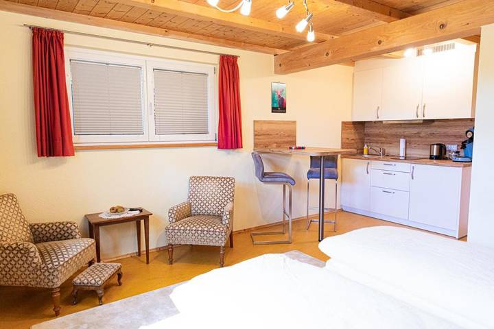 Ferienwohnung für 2 Personen, mit Terrasse und Garten sowie Ausblick in Friedenweiler - 3