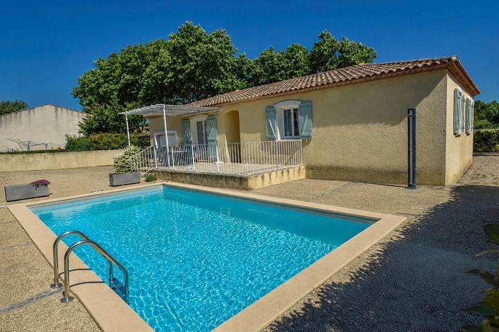 Location de vacances pour 5 personnes, avec jardin à Aigues-Vives (Hérault)