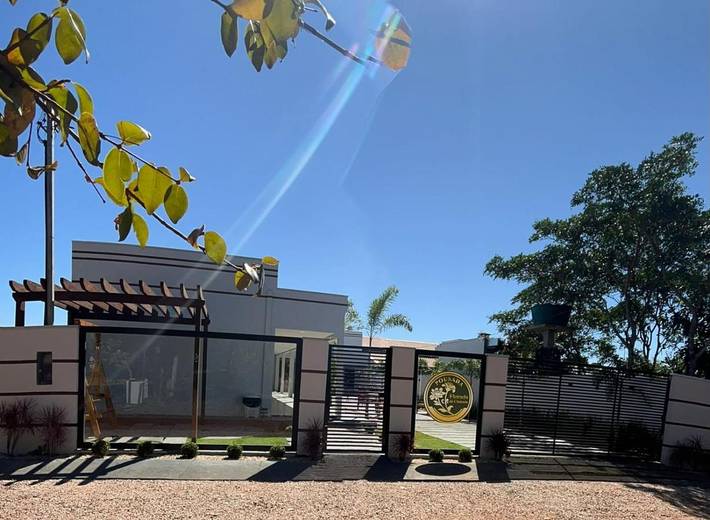 Pousadas para 2 pessoas, com jardim e balcão e ainda vista em Chapada dos Guimarães