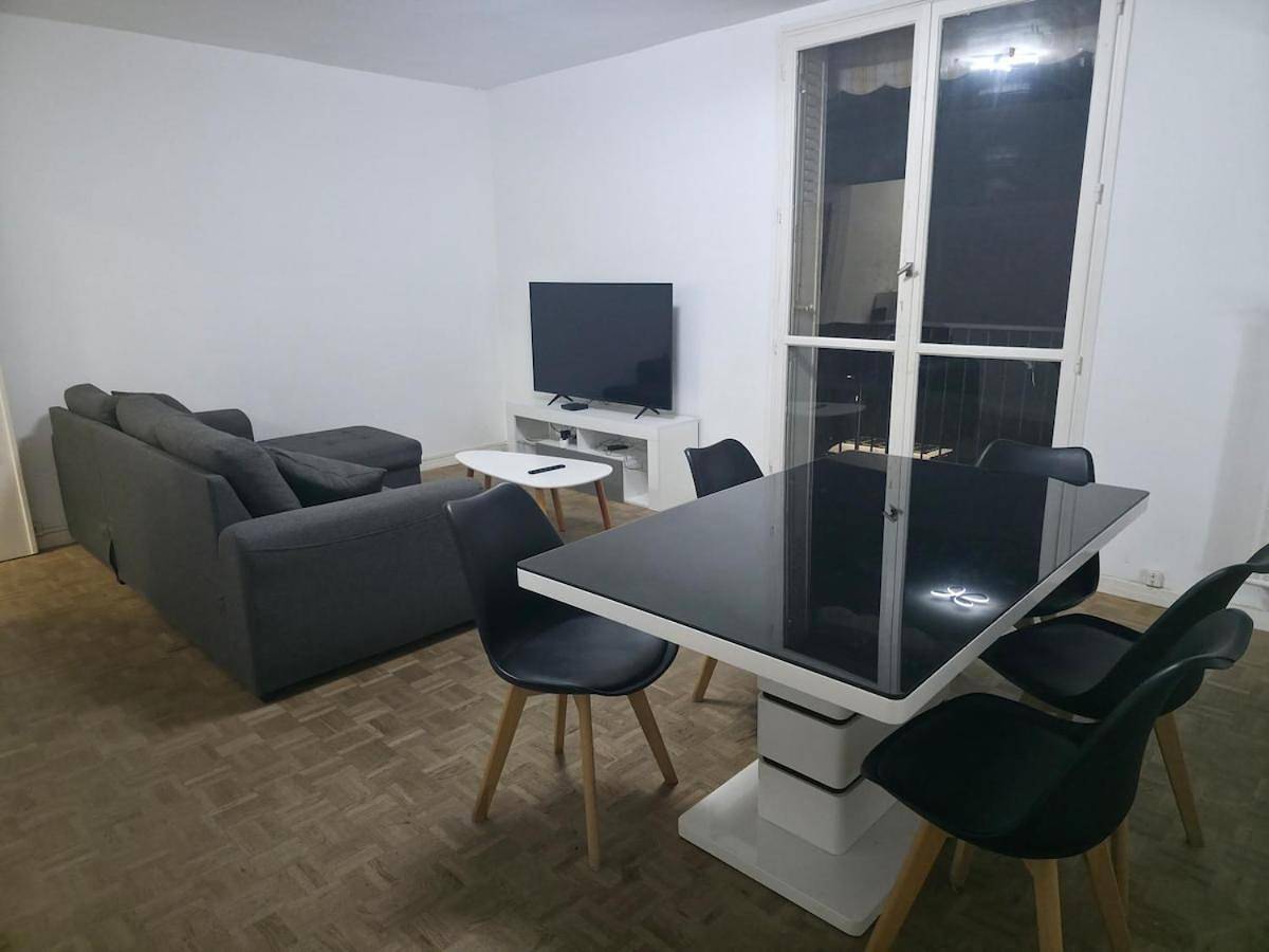 Appartement entier, Appartement proche centre ville Free Parking in Pierrelatte, Région de nyons