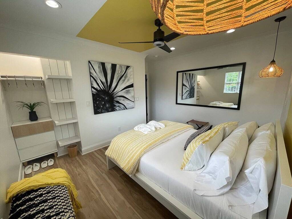 Mod/2Br fire pit+corn hole+bikes+kayaks+private golf+gym+pass. Close to Clt in Cramerton, Gaston County