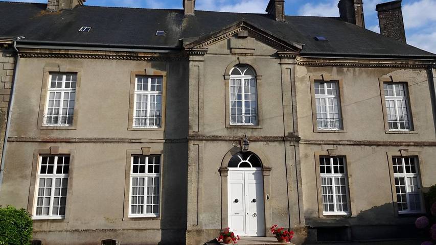 Cottage pour 2 personnes, avec piscine et jardin dans Office De Tourisme Du Bocage Valognais