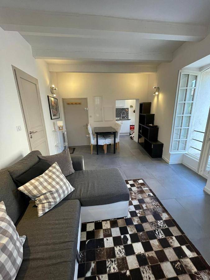 Gîte pour 2 personnes, avec Vue dans Basilique Sainte Marie Madeleine Saint Maximin
