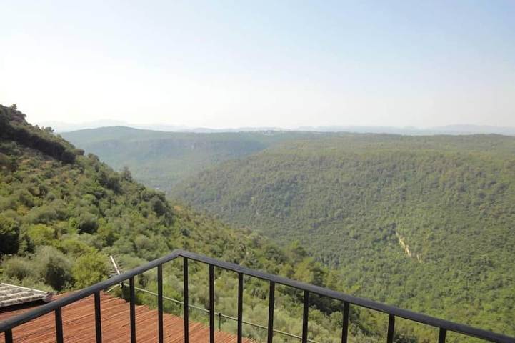 Location de vacances pour 6 personnes, avec Balcon à Saint-Cézaire-sur-Siagne