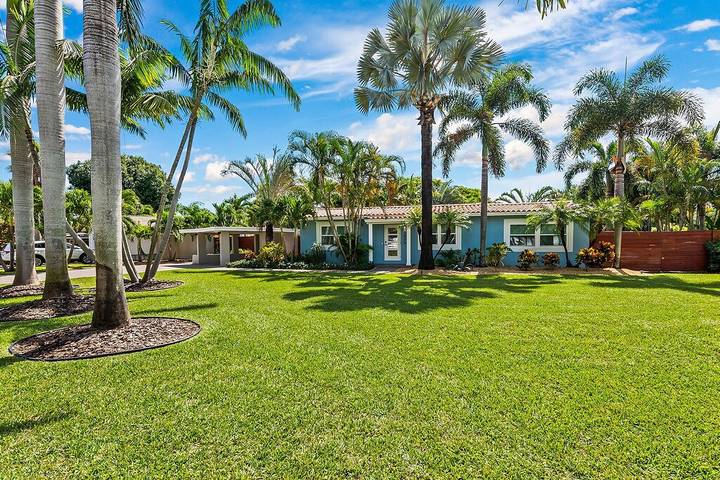 Vacation rental for 6 people, with terrace and yard as well as hot tub in Wilton Manors