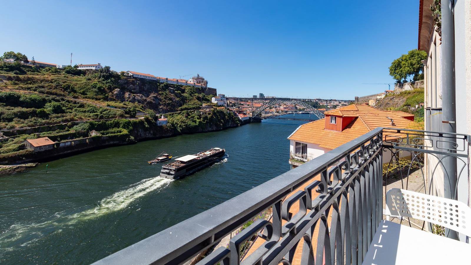 Apartamento entero, Apartamento de vacaciones para 4 personas con balcón in Sé (Porto), Oporto