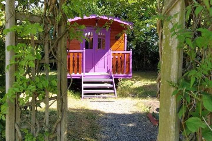 Gîte pour 4 personnes, avec terrasse à Chantenay-Villedieu