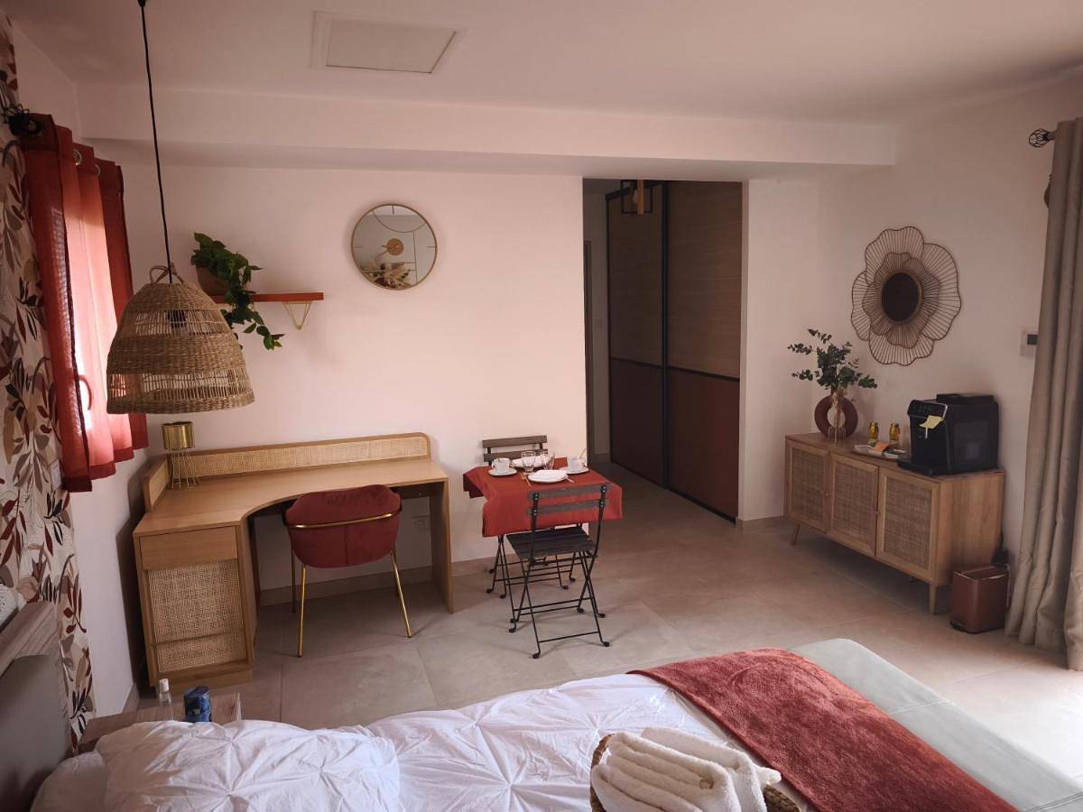 Appartement de vacances entier, Chambre chez l'habitant à Pernes les Fontaines in Pernes-les-Fontaines, Vaucluse