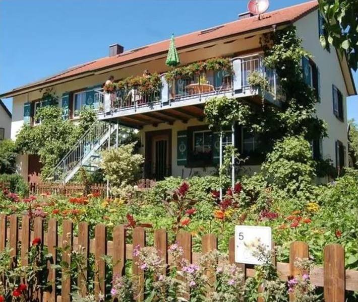 Ferienwohnung für 4 Personen, mit Terrasse und Garten in Überlingen - 2