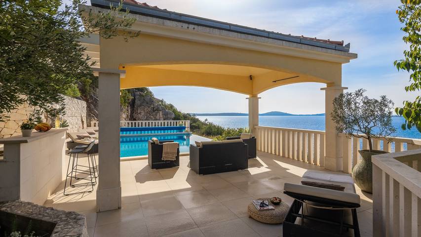 Villa pour 7 personnes, avec piscine et jardin, animaux acceptés à Marina - 3