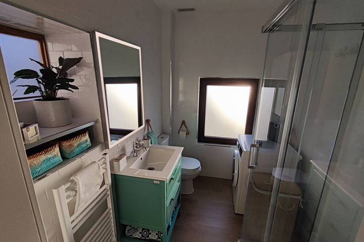 Countryside retreat for two with private garden near Rioja wineries in Condado de Treviño, Cordillera Cantábrica