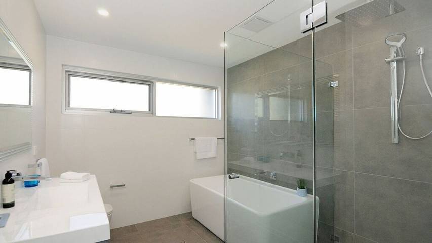 Holiday home for 8 people, with garden and terrace, with pets in Huskisson
