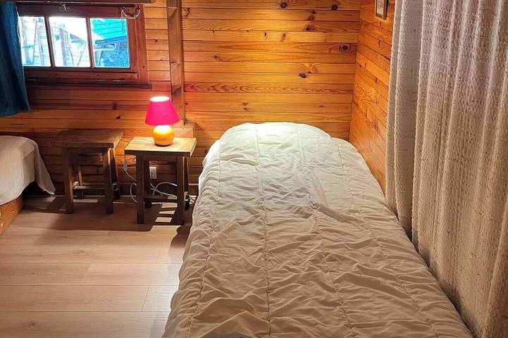 Relaxing chalet on the edge of the forest, sorry no pets and no smoking, Thank you in Saint-Jean-de-Sixt, Annecy und Umgebung