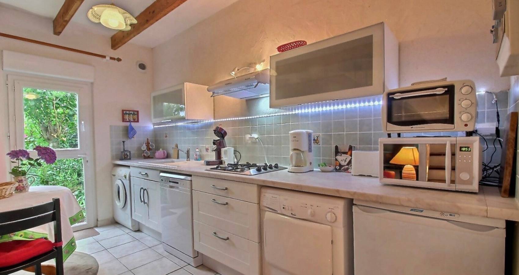 Casa de vacaciones 'Maison Ty Bihan' con terraza privada, jardín privado y Wi-Fi in Beg-Léguer, Lannion