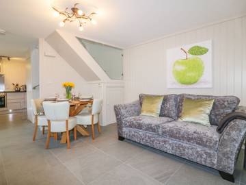 Holiday Home for 4 People in Crantock, Cornwall, Photo 2