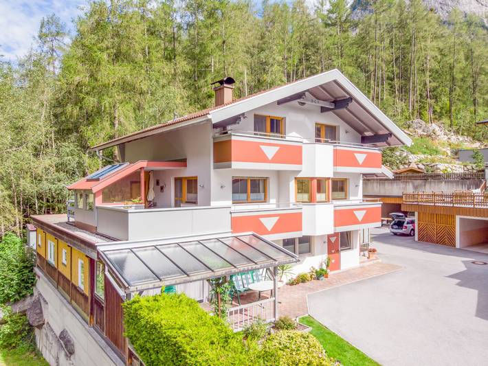 Ferienwohnung für 5 Personen, mit Terrasse in Umhausen