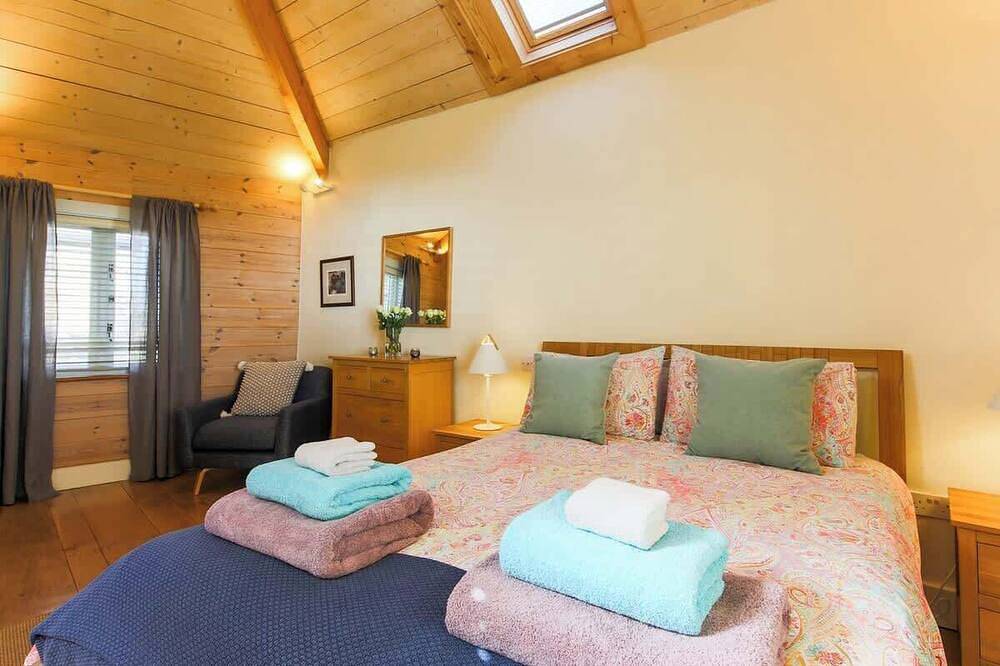 Stunning Old Carthouse with seaview in Cornwall