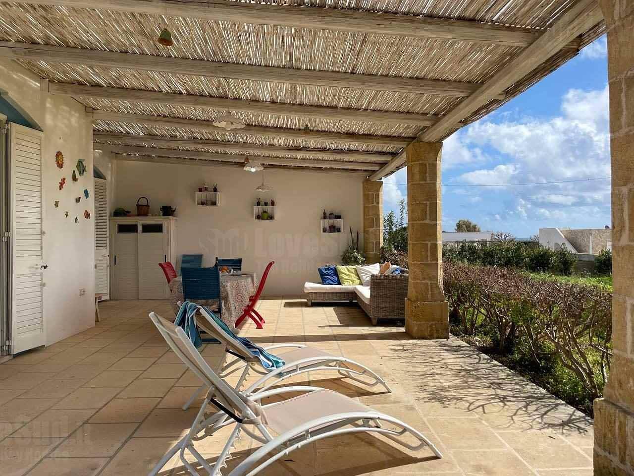 Gold Beach House by Lovesud in Torre Pali, Salve