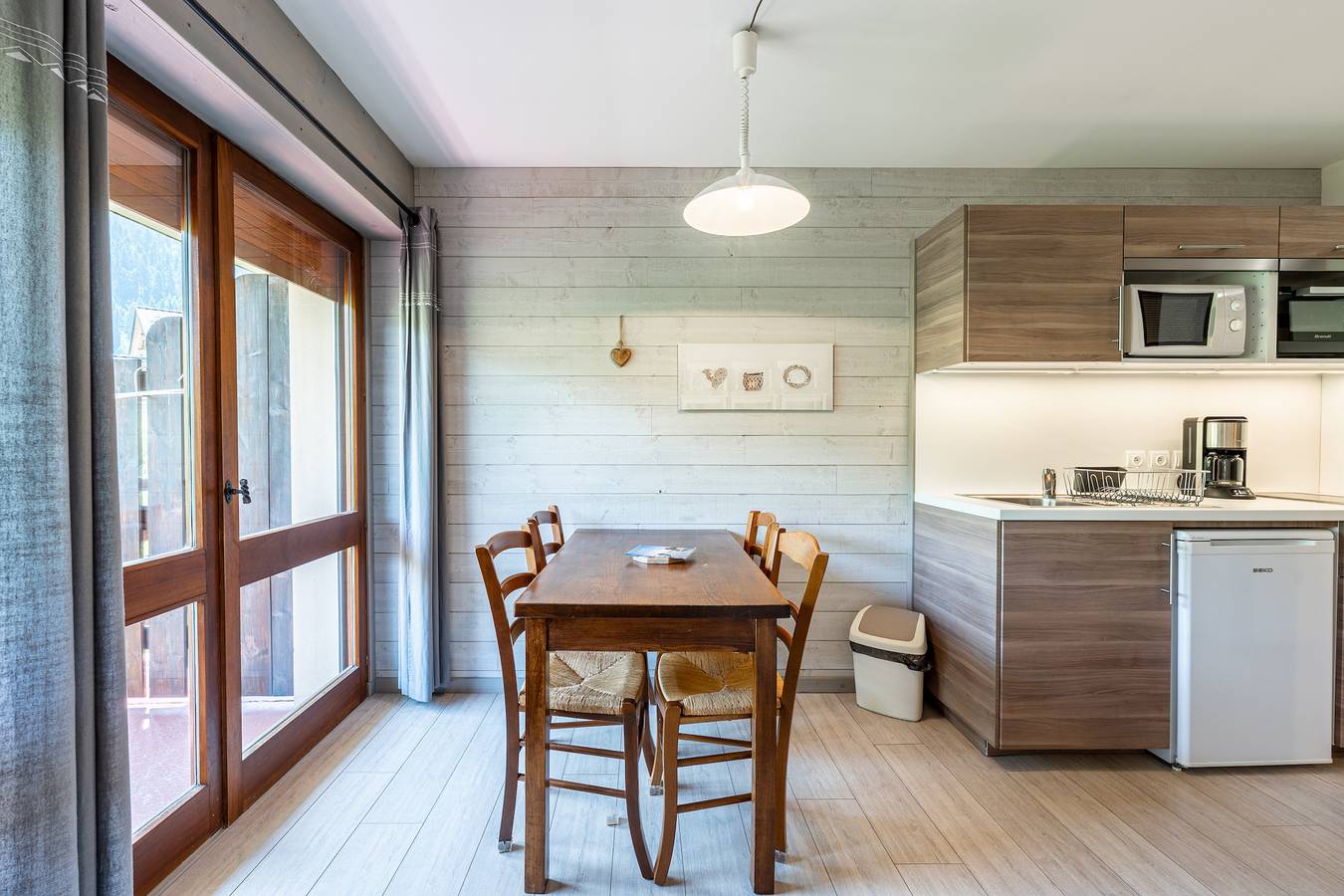 Studio entier, Studio '9 - La Palettaz' avec vue sur la montagne, jardin partagé et Wi-Fi in Cohennoz, Région d'Albertville