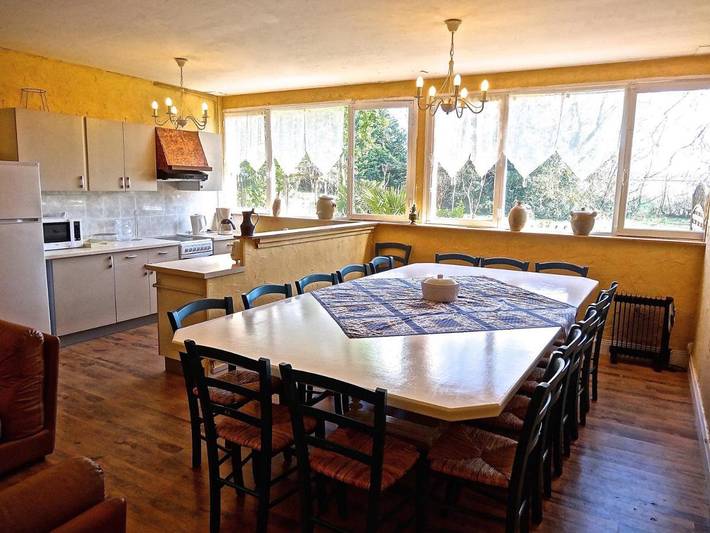 Location de vacances pour 15 personnes, avec piscine et jardin, animaux acceptés à Tournon-Saint-Pierre - 3