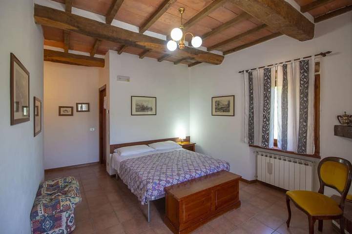Magnifica villa indipendente per 18 ospiti con piscina privata, WIFI, TV, veranda e animali ammessi in Cortona, Provincia di Arezzo