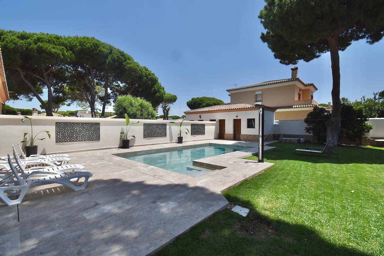 Villa Encarni in Playa La Barrosa, Chiclana de la Frontera