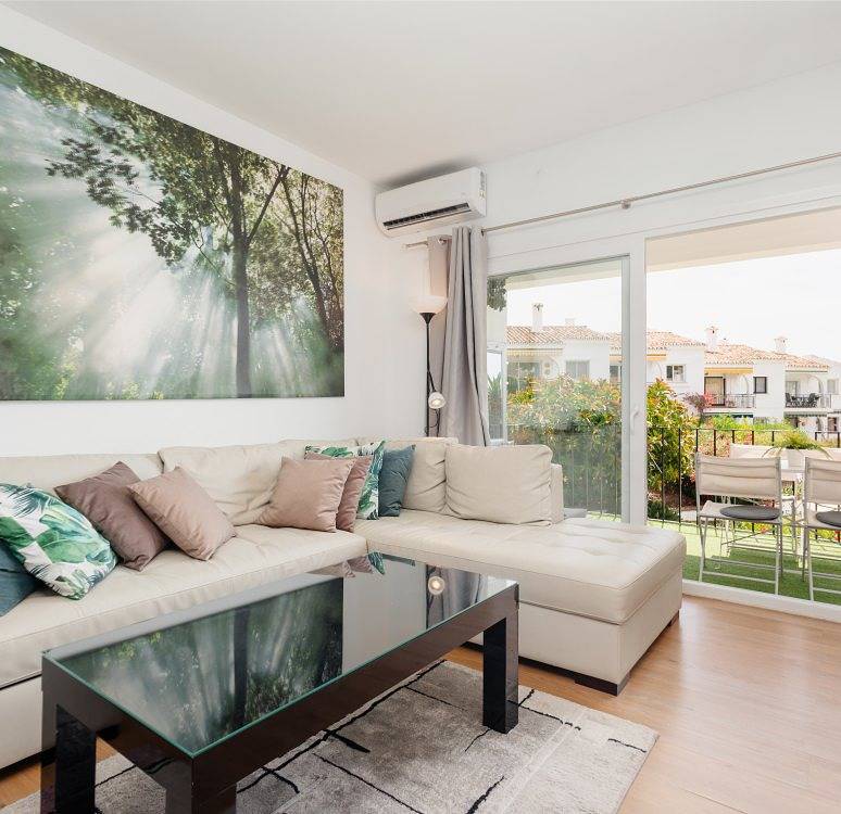 Apartamento vacacional entero, Apartamento de vacaciones para 5 personas con terraza in El Paraiso Golf Estepona, Benahavís