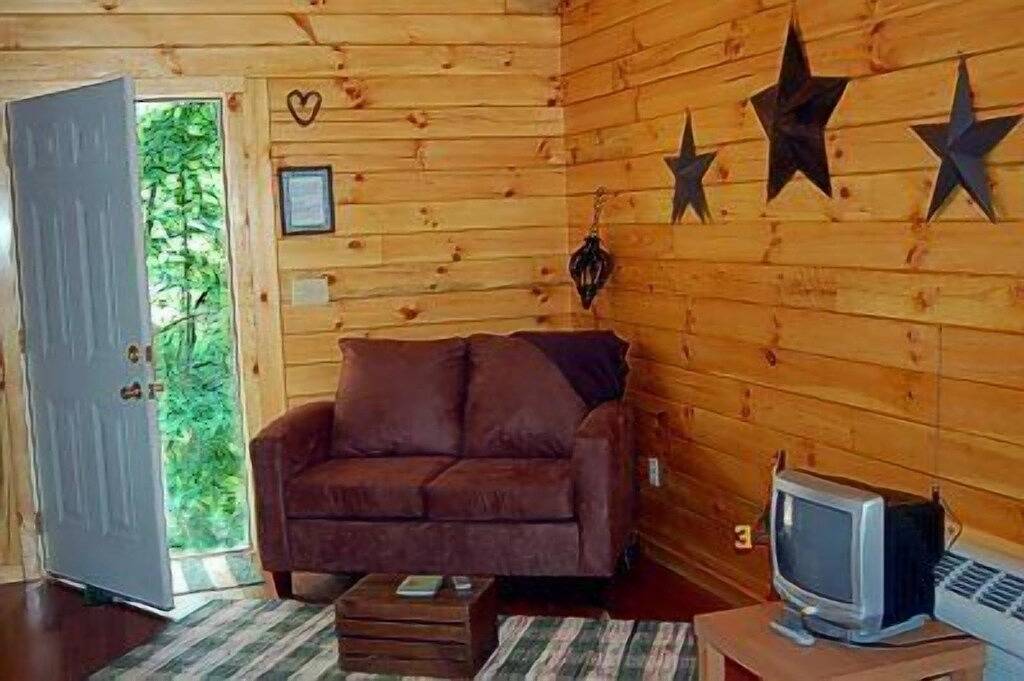 Kabine-Eigenes Badezimmer-Standard-Cozy Cabin in Hocking Hills