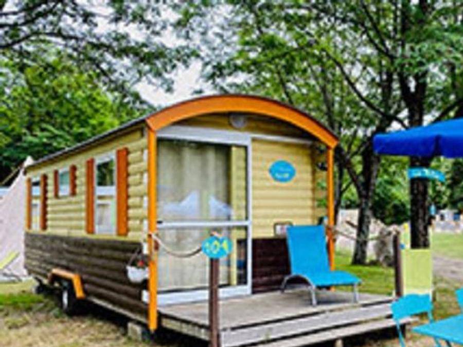 Camping Paradis Family des Issoux d'Ardèche - Unterkunft 4 personen - Ungewöhnlich - Der Wohnwagen (ohne Sanitäranlagen) in Lalevade-d'Ardèche, Parc naturel régional des Monts d'Ardèche