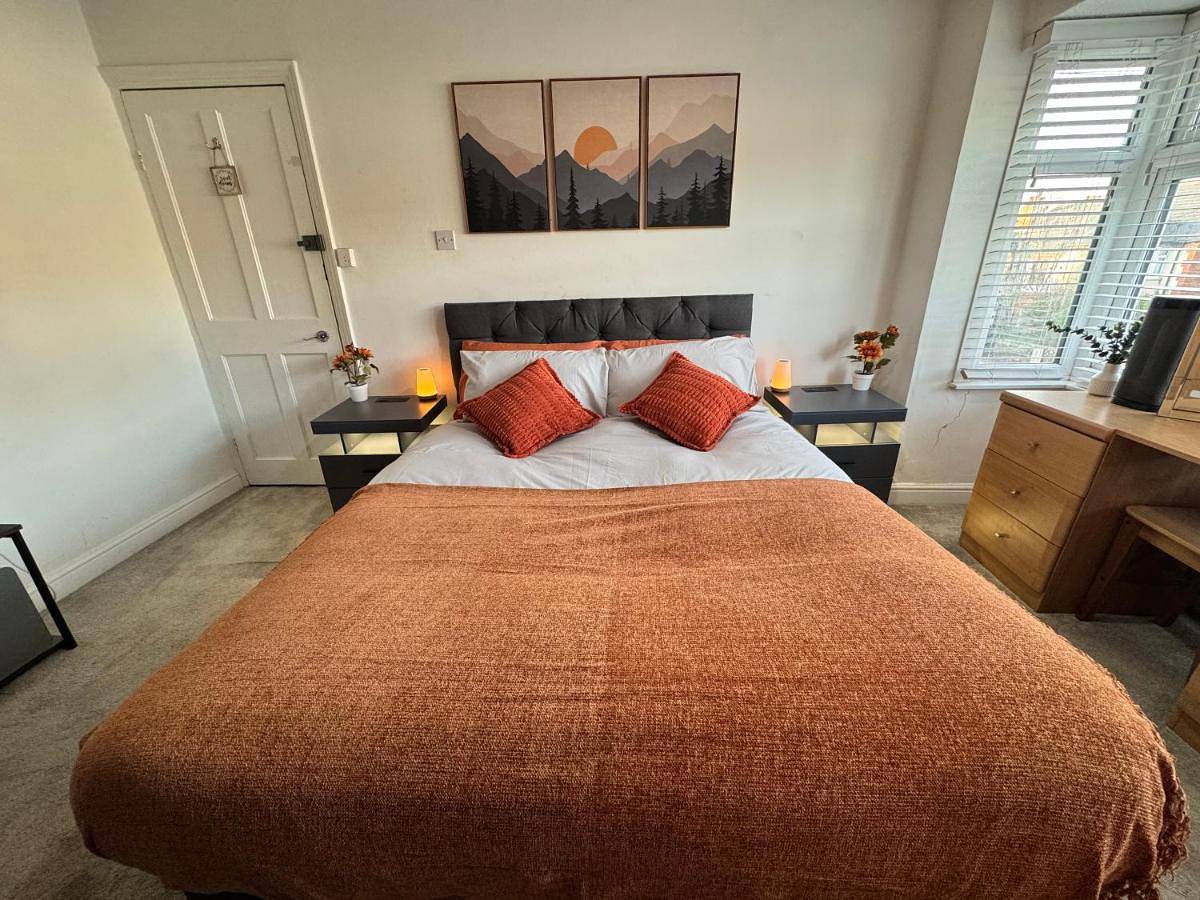 Double Room in Coventry, Birmingham Area