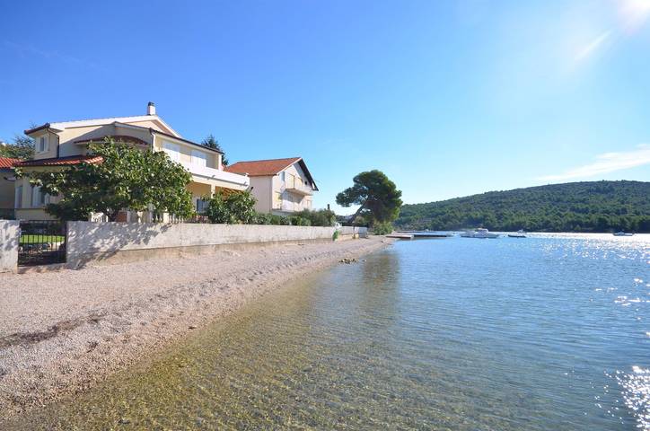 Gîte pour 3 personnes, avec Balcon et Vue à Pirovac - 3
