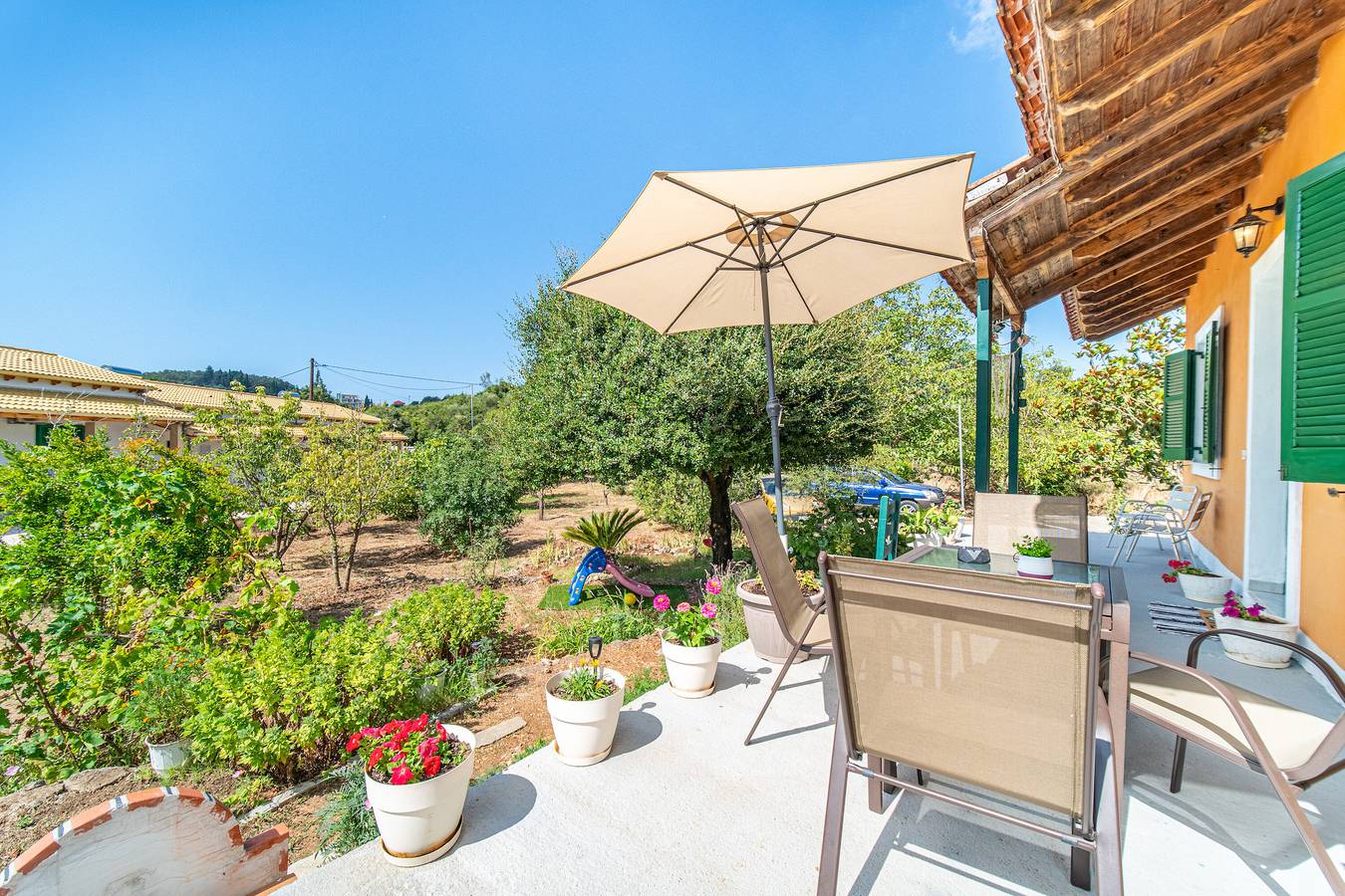 Vakantiehuis "Edem Garden" met Uitzicht op de Bergen & Wi-Fi in Corfu