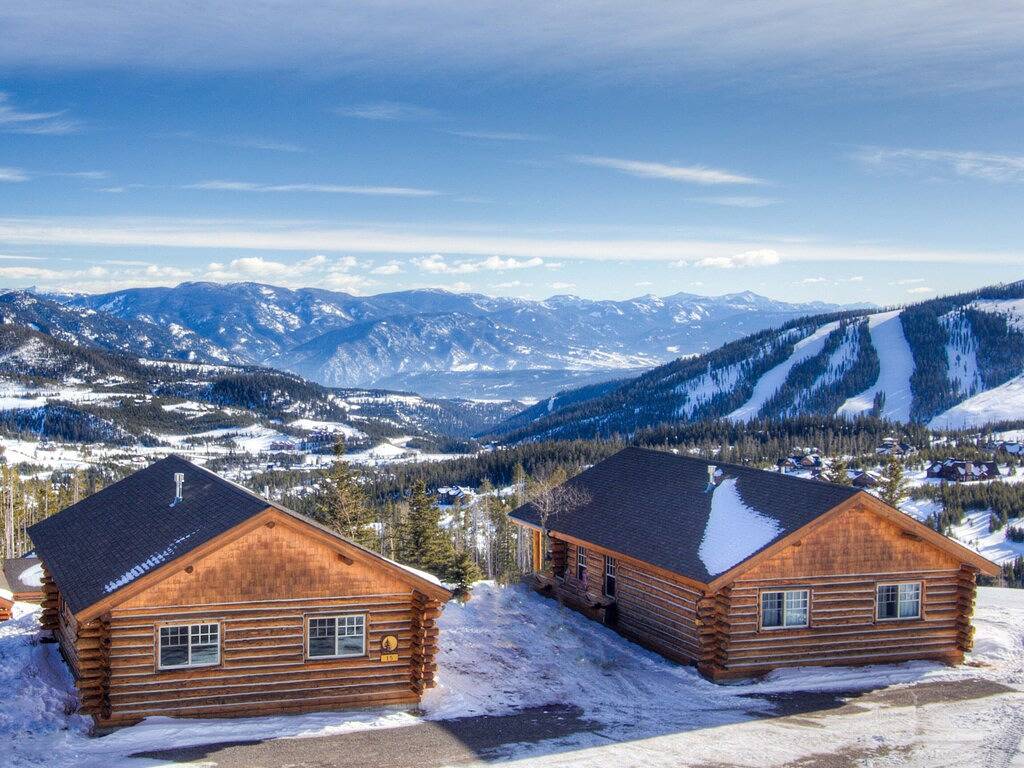 Ski-in/out Shooting Star Cowboy Heaven Cabin w/Mtn Modern Decor, Views, Hot Tub in Big Sky Mountain Village, Big Sky