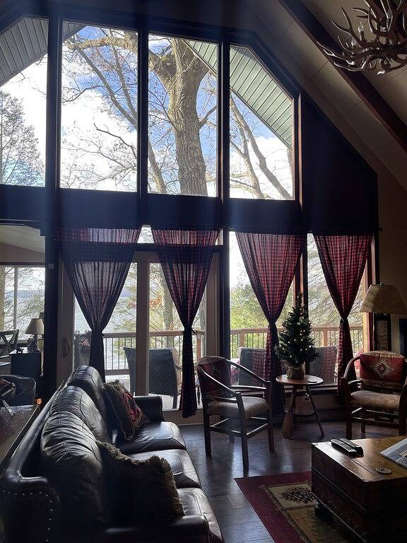 Seeseite Mit Billardtisch in Lake Wallenpaupack