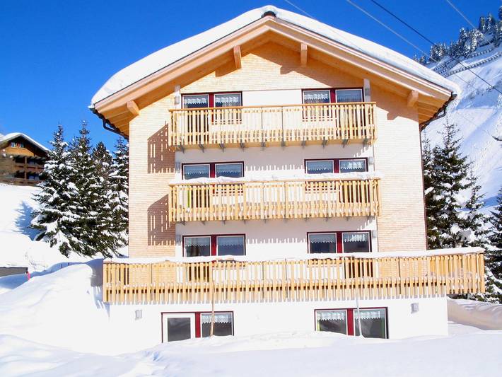 Ferienwohnung für 8 Personen, mit Terrasse und Garten sowie Sauna und Ausblick in Schröcken - 2