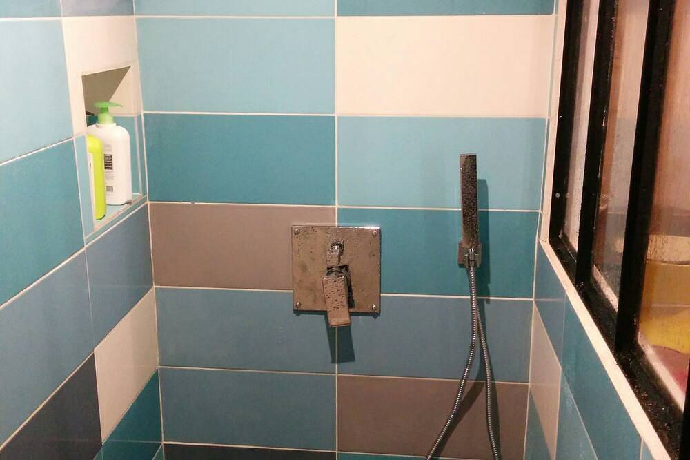 Appartement entier, Studio *** dans la tour Duguesclin, au coeur de la cité médiévale in Chauvigny, Vienne (France)