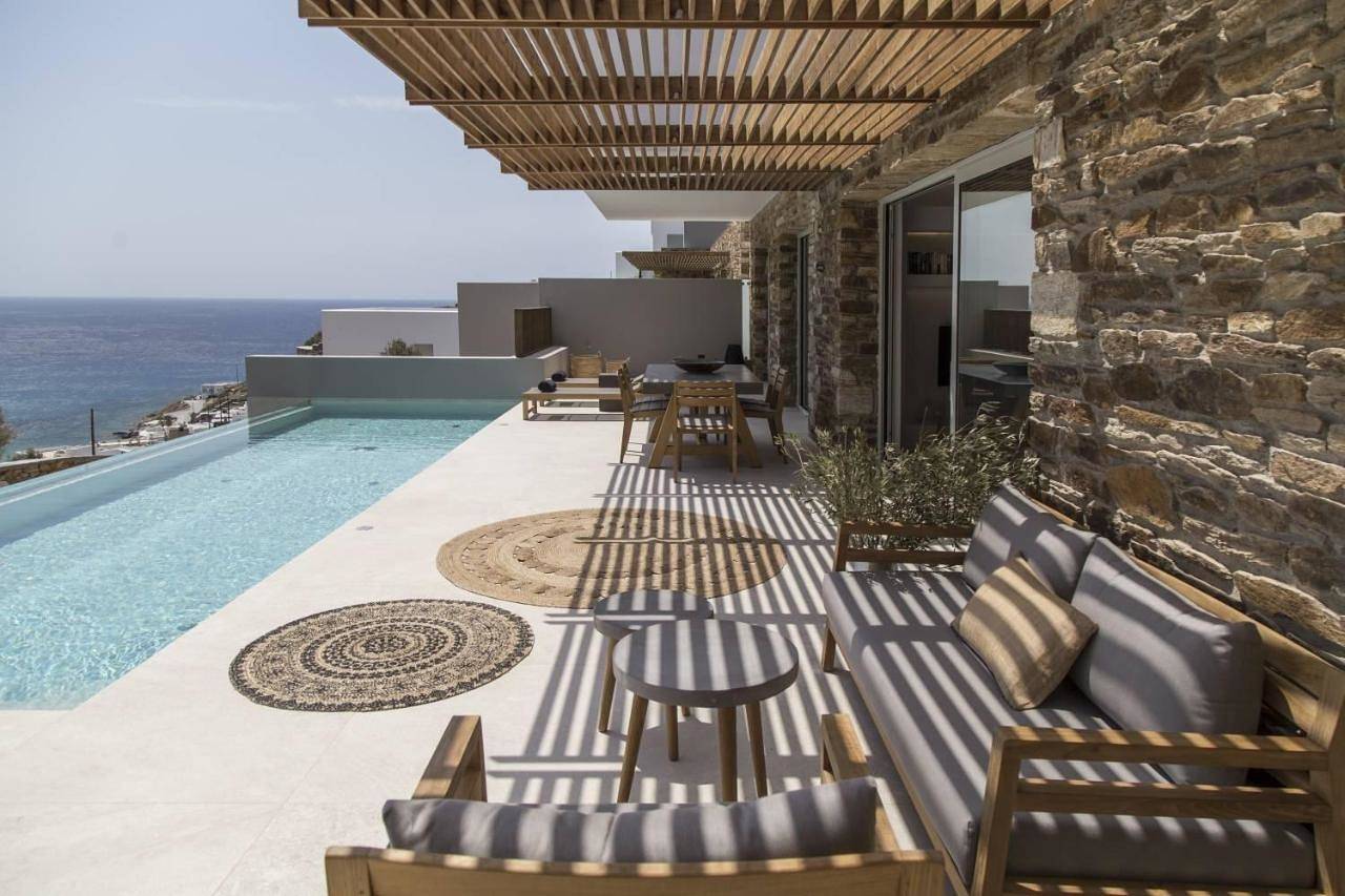 Design Suite Private Pool Sea View in Mylopotas, Íos