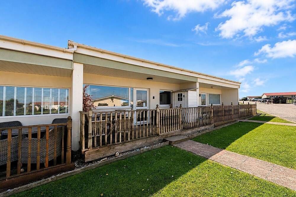 Chalet for hire at Rainbows End near a beautiful Norfolk beach in Broomholm, Norfolk Coast